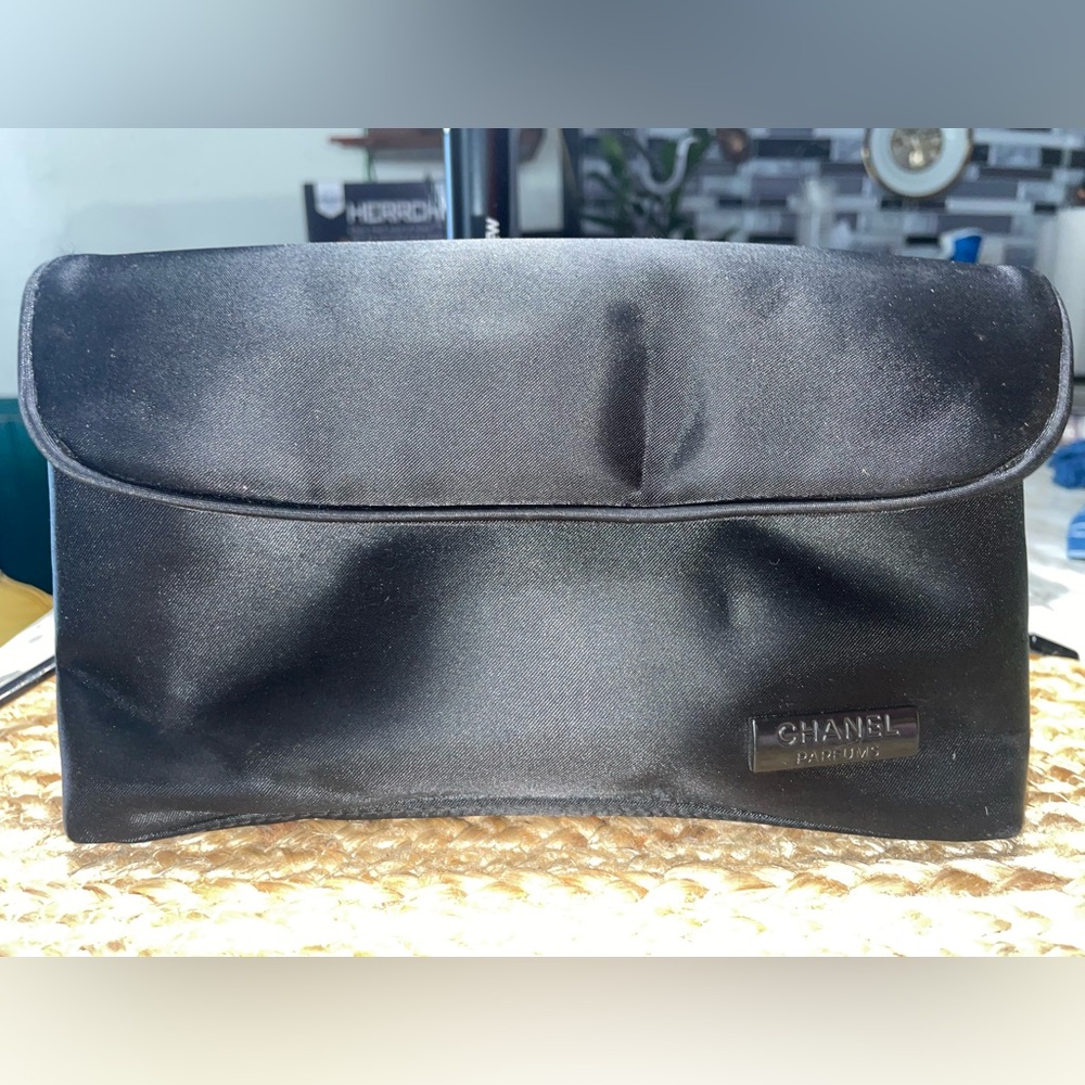 CHANEL Parfumes Bag